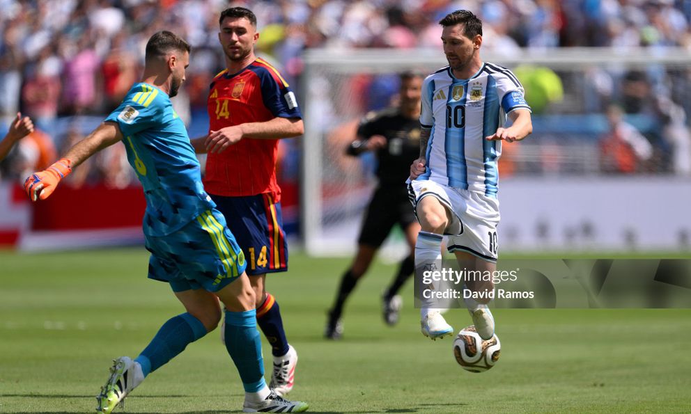 Hai số 0 tròn trĩnh trước khi thủng lưới, Argentina và Messi 