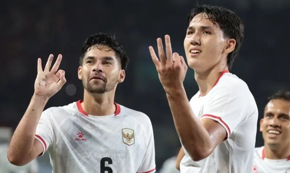 Lập hat-trick chỉ sau 56 phút, tiền đạo cao 1m96 của Indonesia mang cơn đau đầu cho HLV Kim Sang-sik