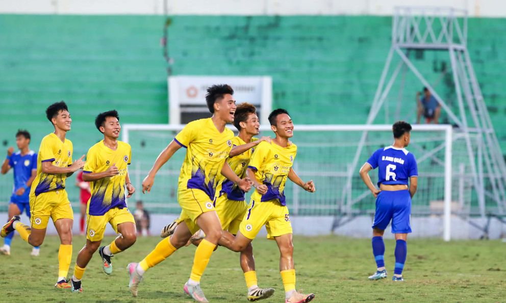 Bầu Hiển và hành trình gieo mầm cho bóng đá Thái Nguyên