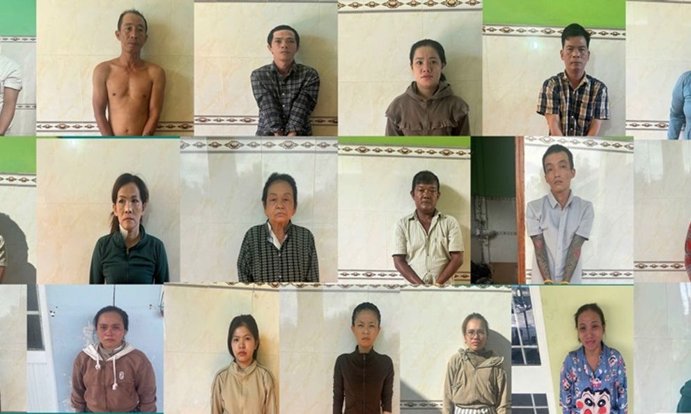 Bắt tạm giam Lê Thị Bích Phương và 11 người khác, thu giữ 116 triệu đồng, 17 xe máy