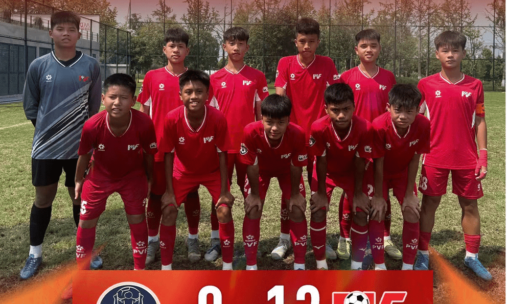 Thắng 13-0 trước đối thủ Trung Quốc, đội bóng Việt Nam tiến vào trận chung kết giải quốc tế