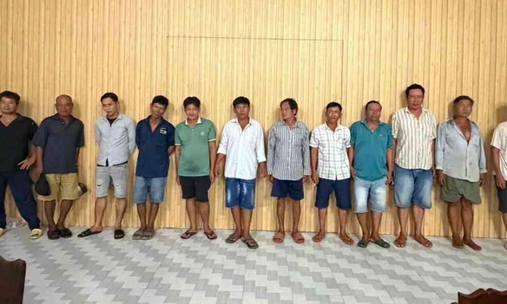 Công an kiểm tra một quán cà phê, tạm giữ hơn 140 triệu đồng của 15 đối tượng