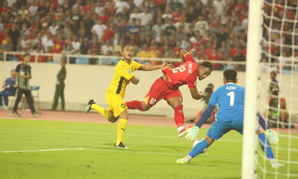 Nguyễn Xuân Son tăng tốc trên bảng vàng AFF Cup, sánh ngang huyền thoại Kiatisuk