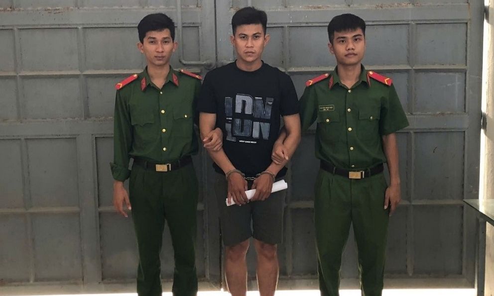 Bắt tạm giam môi giới bất động sản Phan Văn Phước SN 1992