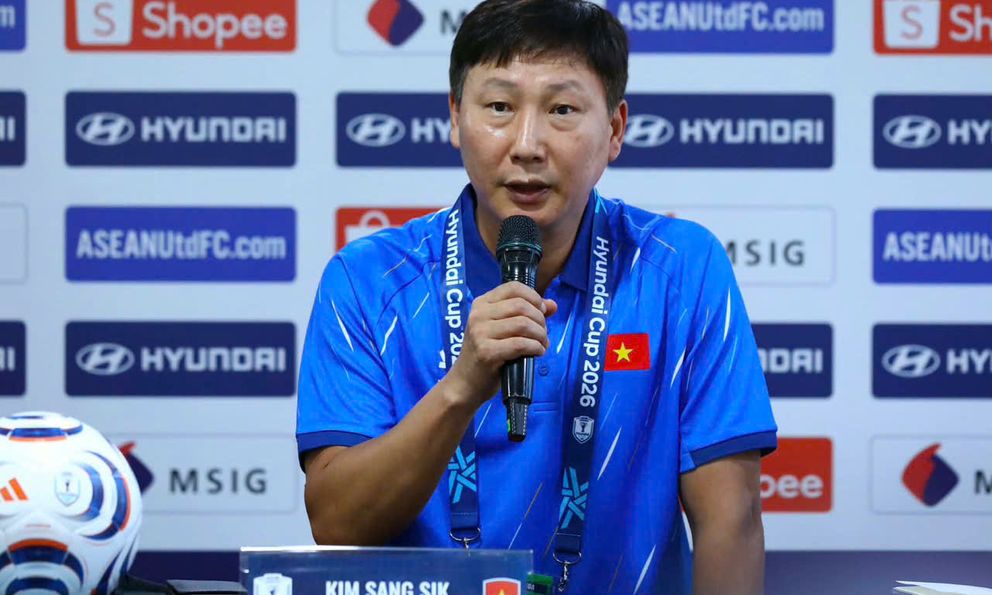 HLV Kim Sang-sik xứng danh 