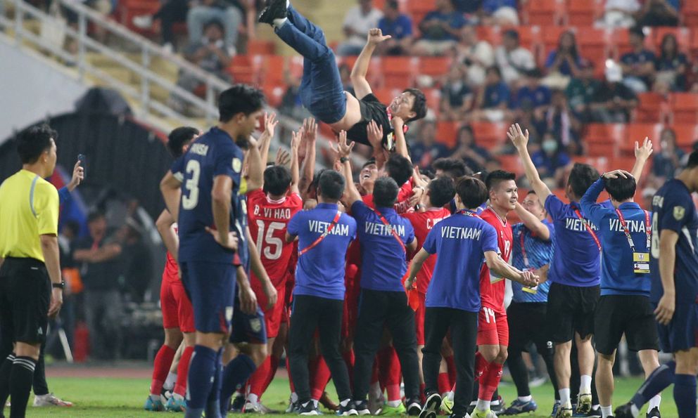 Khi tuyển Thái Lan e ngại tuyển Việt Nam dù được chơi trên sân nhà
