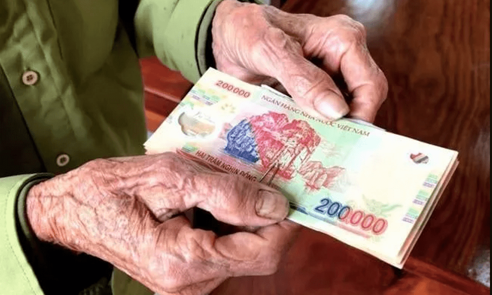 Từ 5/10/2026: Người từ đủ 60 đến dưới 75 tuổi được hưởng 810.000 đồng/tháng nếu thuộc trường hợp này 