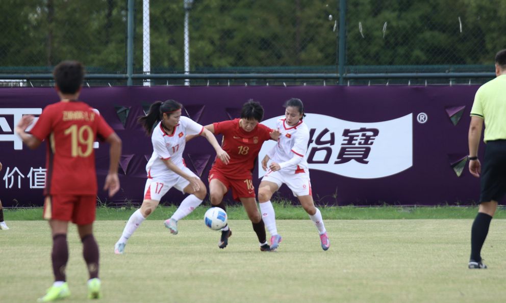 Báo Trung Quốc phấn khích khi đội nhà đả bại tuyển Việt Nam 3-0