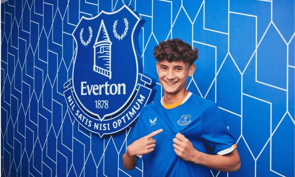Tài năng trẻ gốc Việt chính thức gia nhập Everton