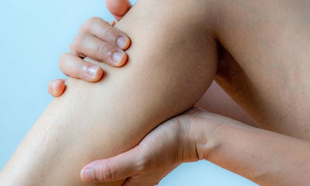 5 dấu hiệu ở chân có thể cảnh báo thận đang “lâm nguy”: Có biểu hiện nhiều người tưởng do mệt