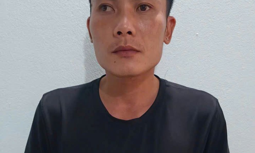 Nguyễn Khắc Đình SN 1995 ra đầu thú