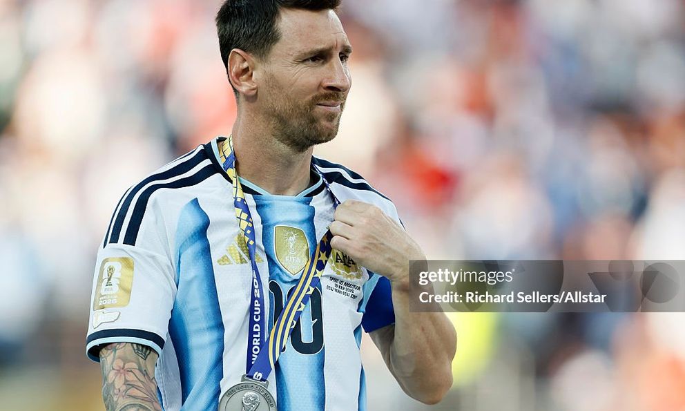 Messi bất ngờ trở lại đội tuyển Argentina