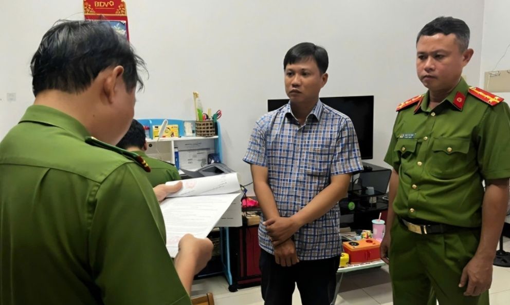 Bắt nhân viên đăng kiểm Ngô Lê Trí Cường SN 1983