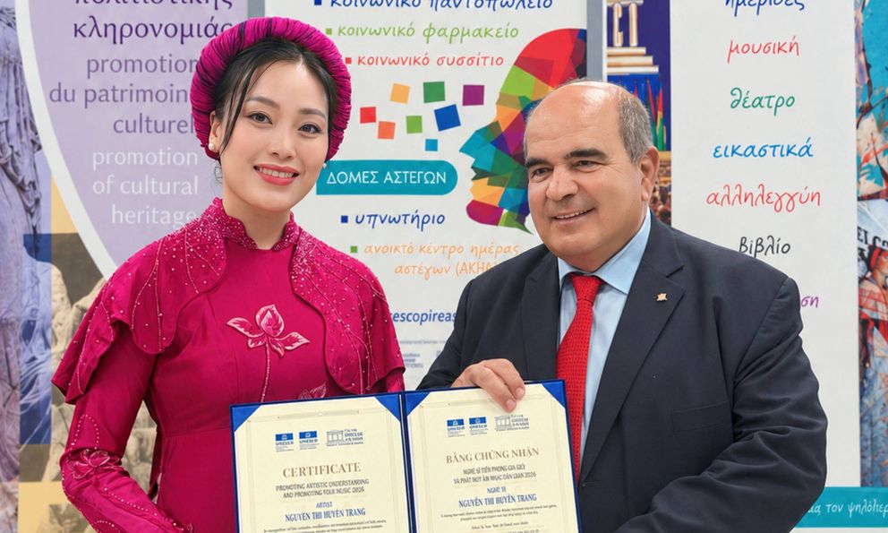 Sao Mai Huyền Trang được vinh danh tại Hy Lạp