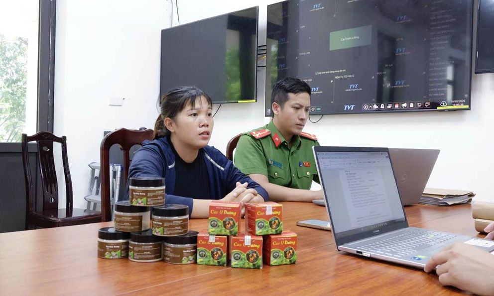 Bắt tạm giam Triệu Thị Thảo và 7 người khác liên quan đến số tiền bán hàng trị giá 244,5 triệu đồng