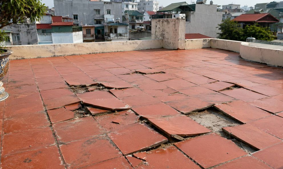 Lời khuyên cho các gia đình có sân lát bằng gạch đỏ bị phồng rộp, nứt vỡ