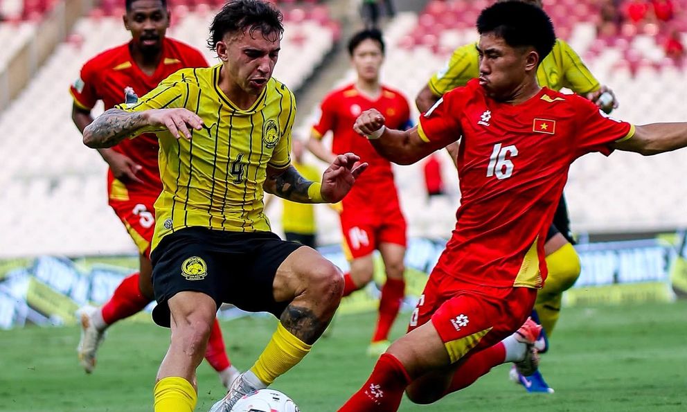 Bị FIFA trừ hàng loạt điểm số vì thua Malaysia, tuyển Việt Nam có rơi khỏi top 100 thế giới?
