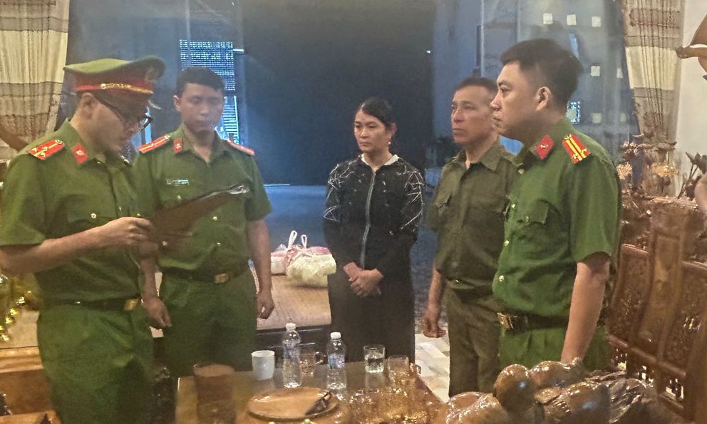 Bắt, khám xét nhà TikToker Thảo Ràn Ri