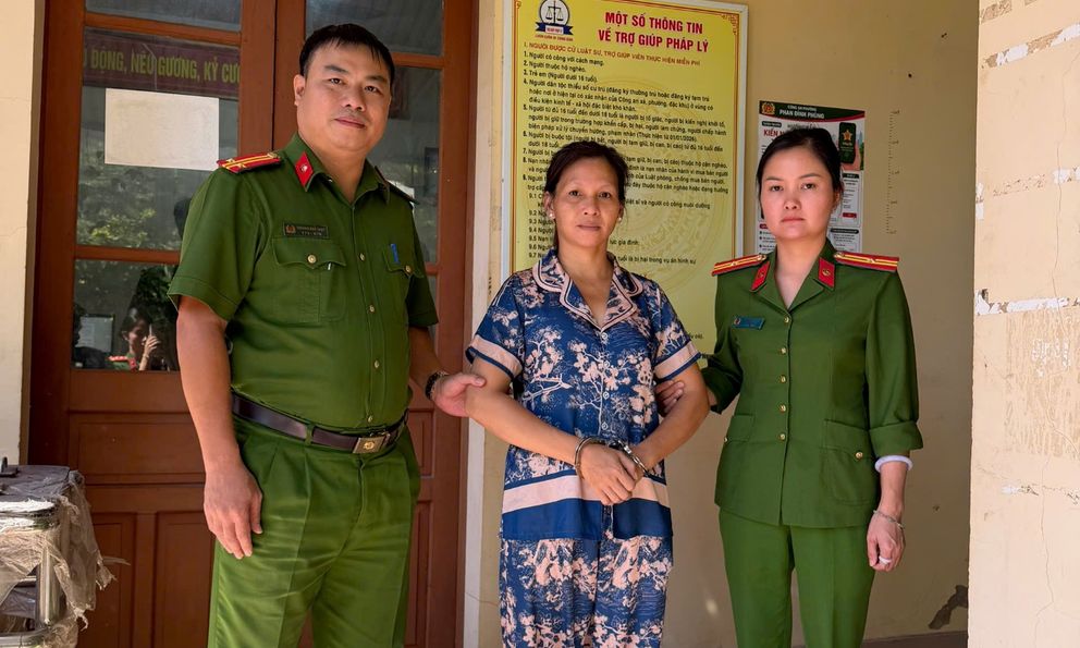Kiểm tra nhà nghỉ lúc nửa đêm, công an bắt Nguyễn Thị Trúc Đào 45 tuổi