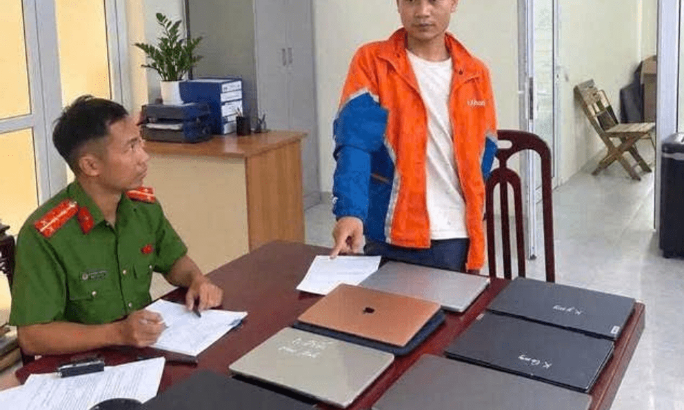 Kiểm tra hành chính lúc giữa trưa, công an bắt giữ Nguyễn Tiến Dũng SN 1994