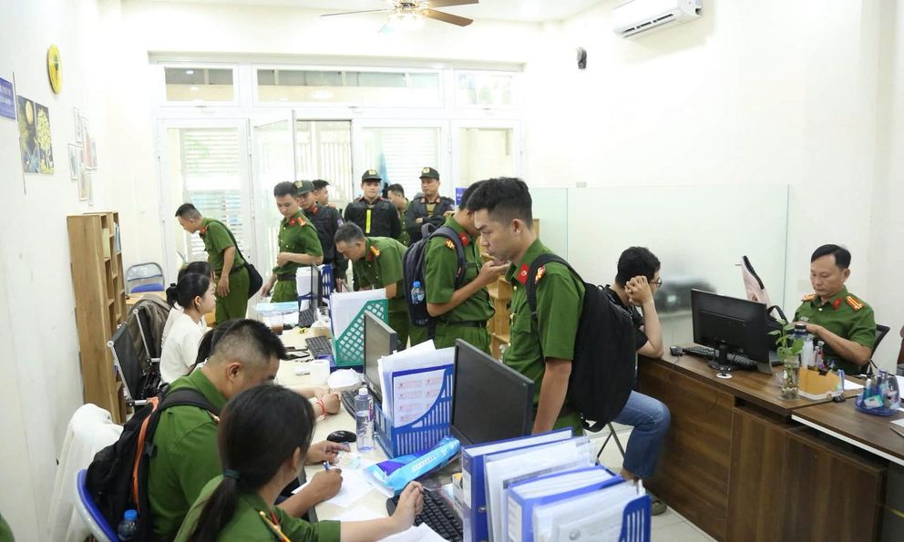 Vụ bắt hàng loạt giám đốc, phó giám đốc ở TPHCM: 250 CBCS khám xét, thu 288 thùng tài liệu, 163 CPU