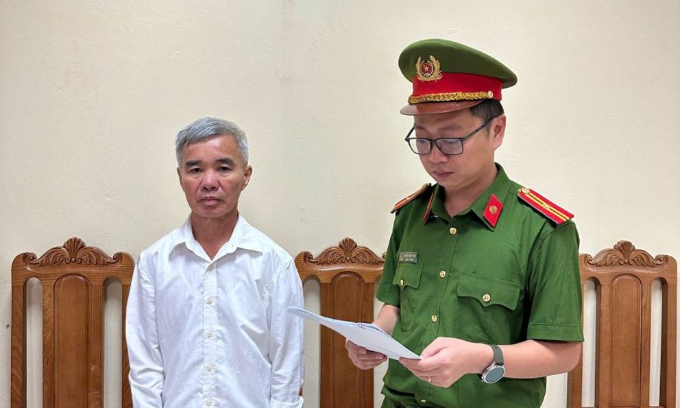 Ra quyết định khởi tố nguyên cán bộ xã Bạch Chí Điển SN 1960