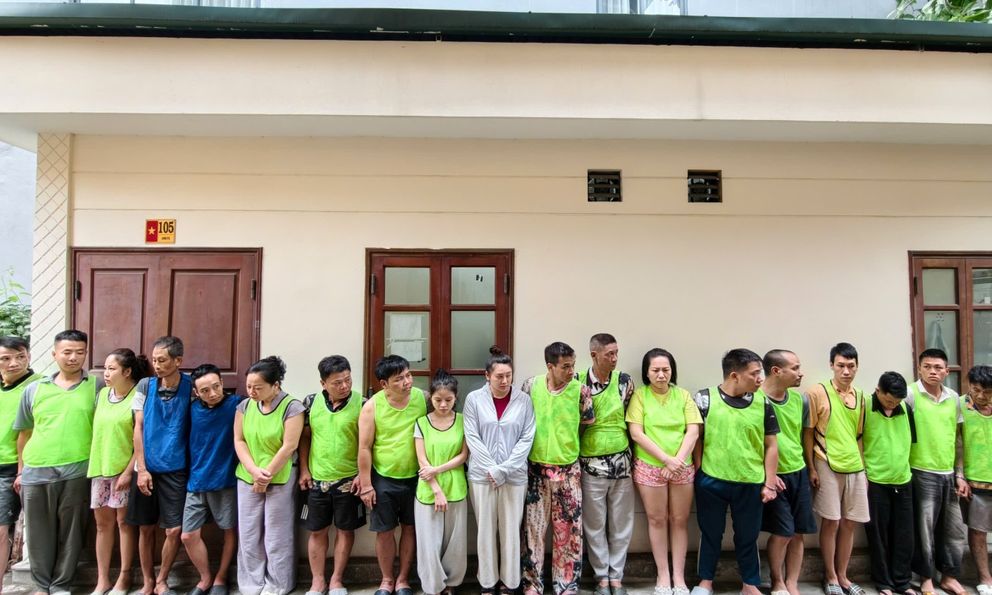 Khám xét khẩn cấp nơi ở của Nguyễn Thị Hồng Nhung, công an phát hiện gì trên sân thượng?