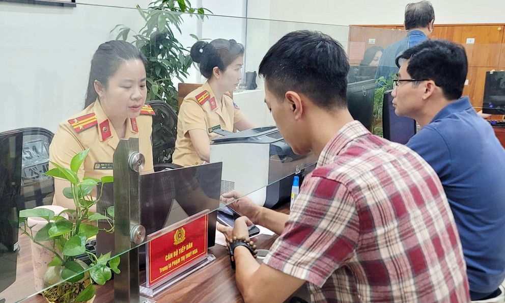 Tất cả người dân chú ý thông báo của công an về biển số xe