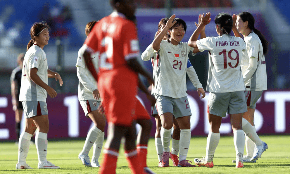 Tuyển Trung Quốc “đè bẹp” đối thủ, châu Á bất bại ở VCK World Cup