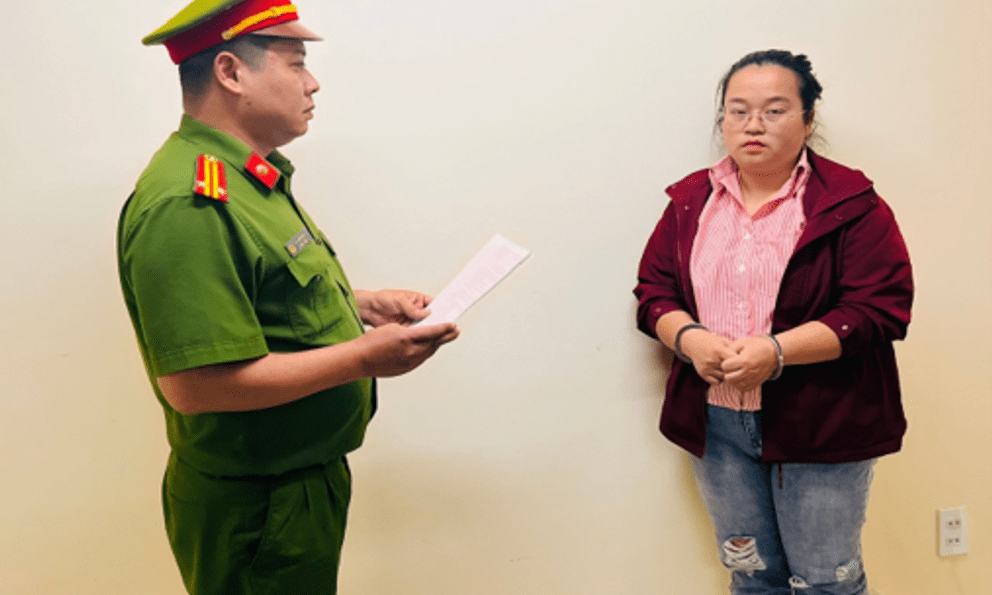 Bắt bà chủ kinh doanh hoa quả Cao Thị Mỹ Linh SN 1987