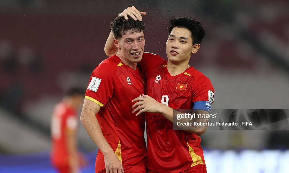 Sau FIFA ASEAN Cup 2026, HLV Kim Sang-sik toan tính gì cho 2 ngôi sao Việt kiều?
