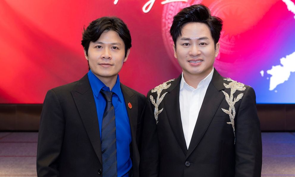 Tùng Dương và Nguyễn Văn Chung”có hẹn” ở Mỹ Đình