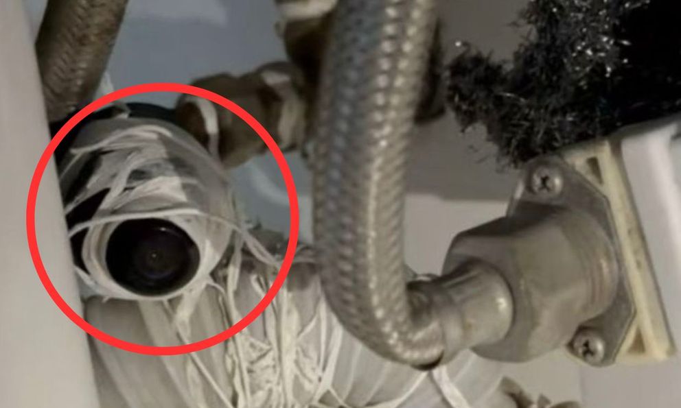 Thầy hiệu trưởng trường mầm non đặt camera quay lén trong nhà vệ sinh, nhiều tình tiết gây sốc được phanh phui