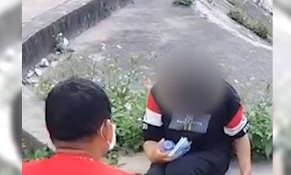 Bị bố mẹ ép kết hôn, cô gái bỏ nhà đi suốt 4 năm và được tìm thấy tại nghĩa trang với tình trạng khó tin 