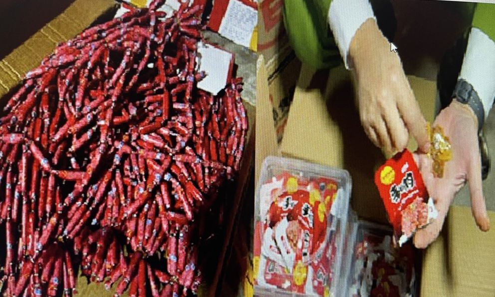 Hà Nội: Phát hiện trên 13 tấn thực phẩm bao gói sẵn có dấu hiệu nhập lậu