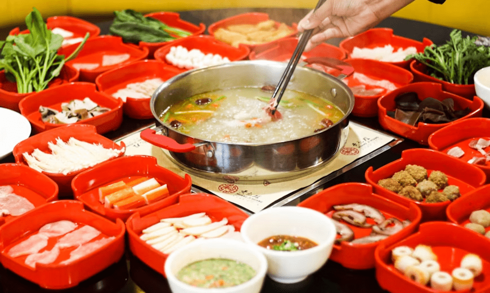 Cô gái 26 tuổi qua đời sau bữa lẩu, 2 thứ dùng chung khi ăn lẩu có thể gây chết người!