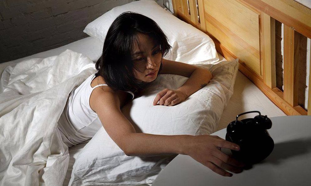 Bất kể nam hay nữ, đêm ngủ cứ gặp 4 chuyện này thì phổi có khi đã cứng như đá, xơ như tổ ong
