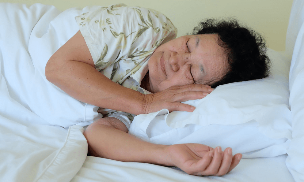 Ngon giấc mấy, sau 65 tuổi cũng đừng ngủ theo 5 cách này, rút ngắn tuổi thọ, già đi trông thấy