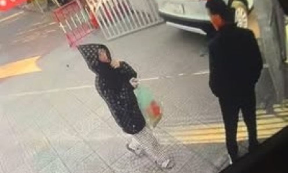 Tạm đình chỉ công tác giáo viên để người lạ vào trường dẫn trẻ mầm non đi