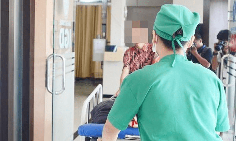 Vợ lo chồng bị ung thư phổi nên giục đi khám, kết quả 