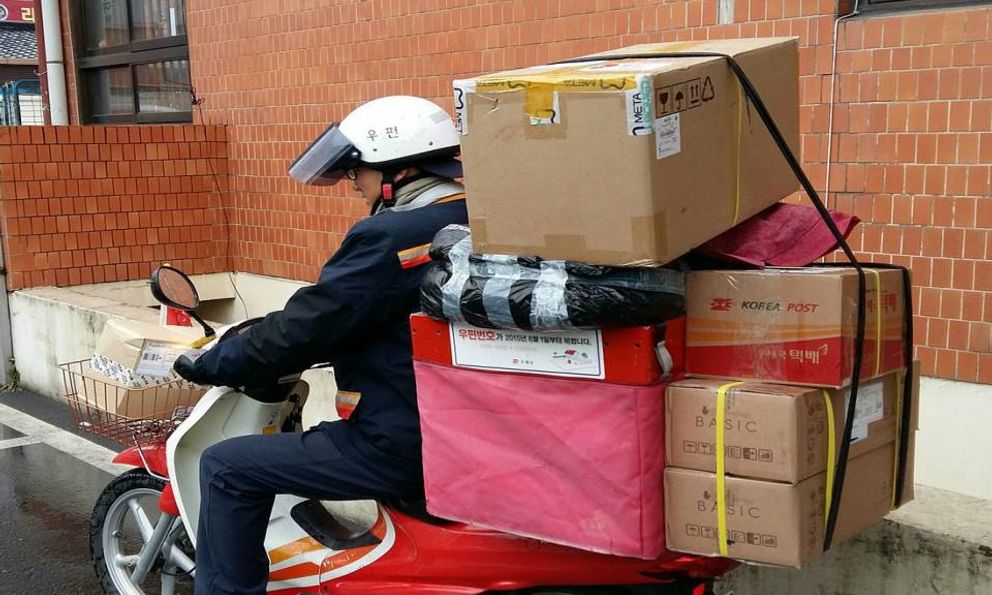 Câu chuyện gây bão dịp Tết Nguyên đán: Tin nhắn lúc 2h sáng của shipper khiến dân mạng xúc động