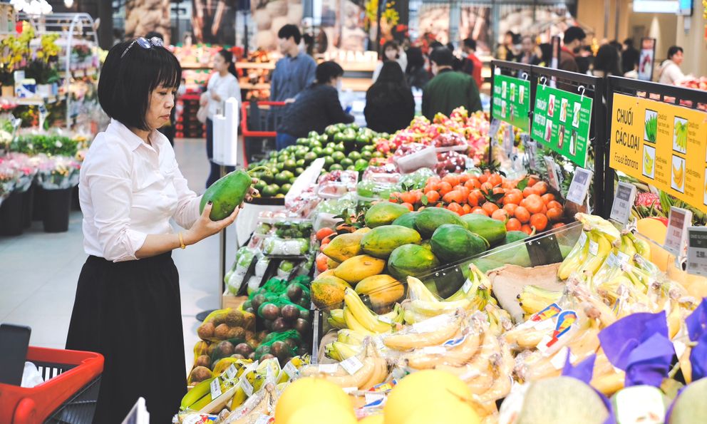 Gần nửa triệu đồng/nải chuối xanh ngoài chợ dịp giáp Tết, người dân Hà Nội đổ xô đến nơi này tìm mua