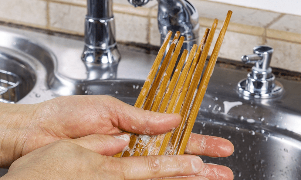 Khuyên chân thành: 3 thói quen rửa đũa tai hại, càng rửa càng bẩn thêm, vi khuẩn phát triển mạnh 
