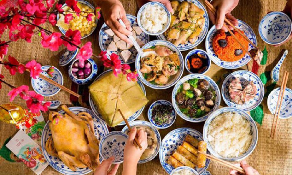 Điểm danh 5 món ăn ngày Tết dễ gây tăng cân nhất theo lời chuyên gia dinh dưỡng