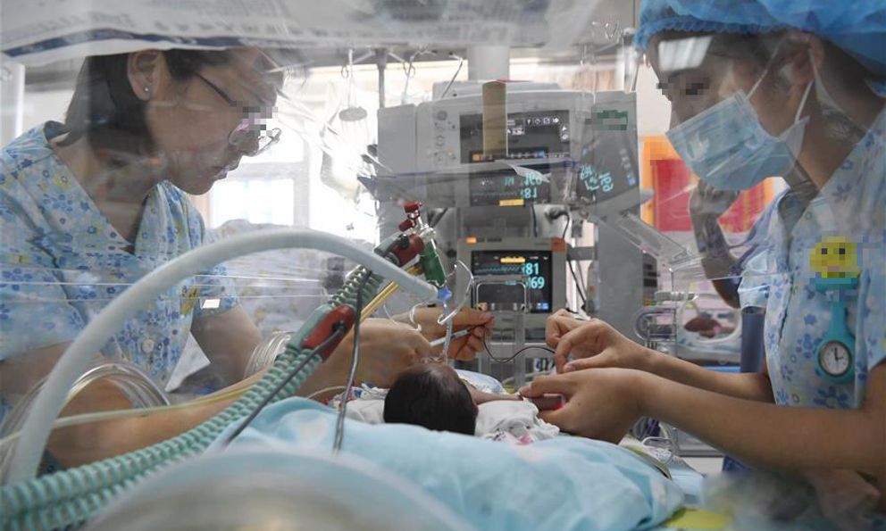 Đau lòng bé 52 ngày tuổi ngộ độc botulinum, “lành ít, dữ nhiều” vì bà ngoại cho uống thứ nước 