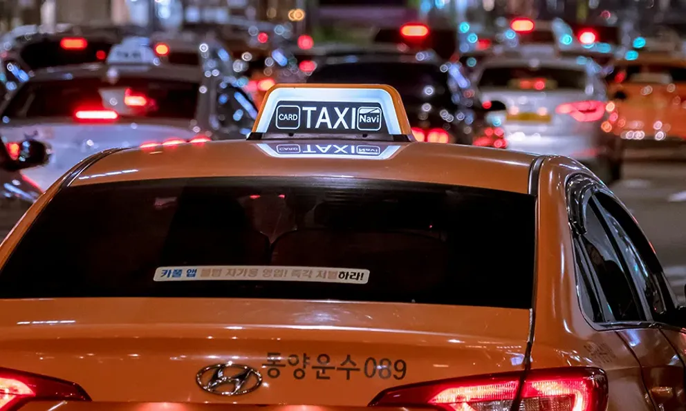 Taxi đi nhầm đường, nữ sinh nhảy ra khỏi xe vì tưởng mình bị bắt cóc rồi bị đâm tử vong: Tòa tuyên án ra sao với tài xế?