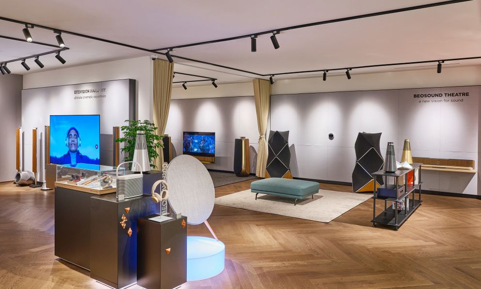 Mục sở thị dàn loa và tai nghe trăm triệu của Bang & Olufsen