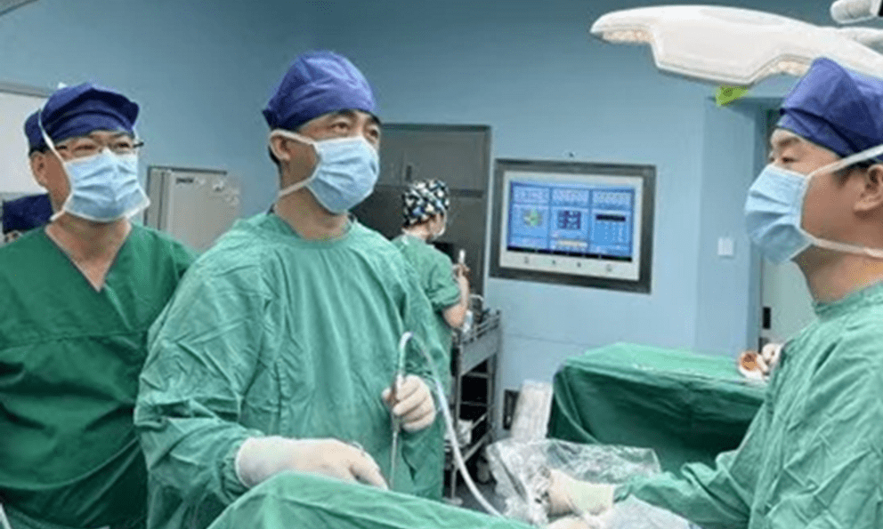 Em dâu mắc ung thư, 