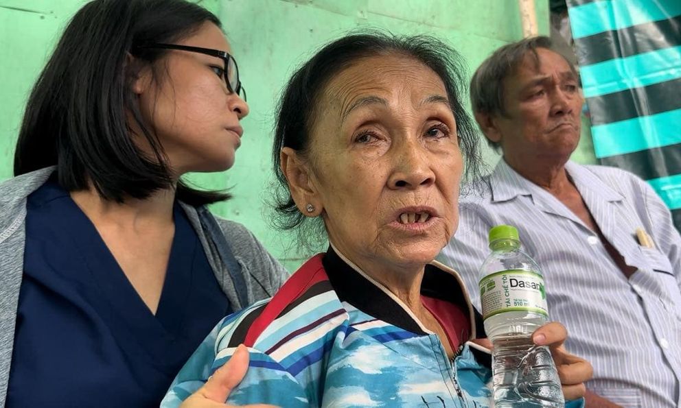 Tiếng khóc xé lòng của người mẹ mất con trong vụ cháy quận 8: 