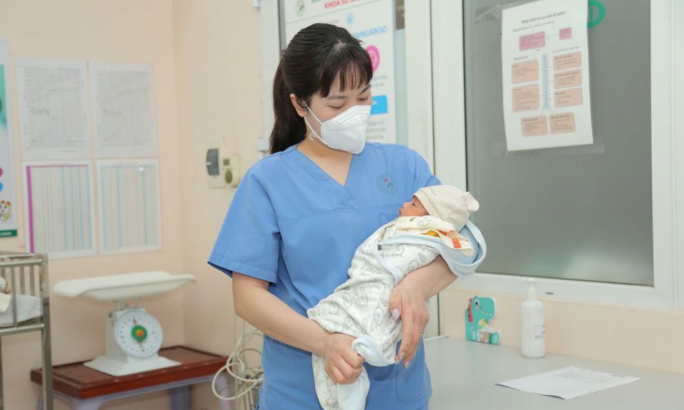 Thông tin mới về sức khỏe sản phụ chấn thương sọ não và cuộc chiến 70 ngày giành giật sự sống để sinh con